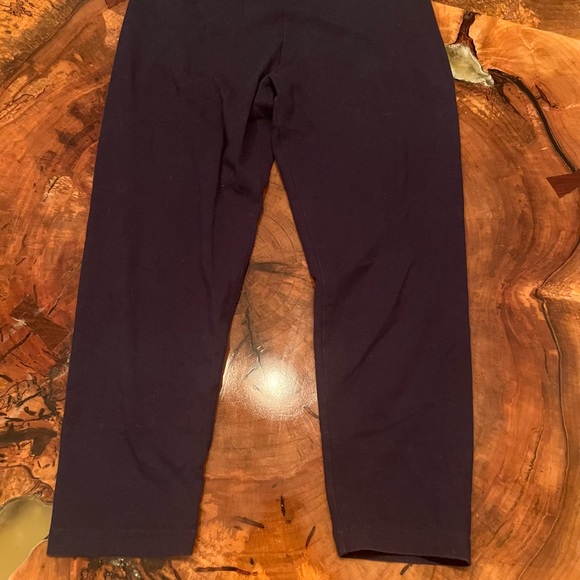 Victoria’s Secret Size M Crop Leggings - Picture 3 of 4